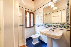 Central Market by Mmega