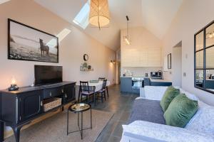 Coach House Cottage on the shores of Lough Corrib