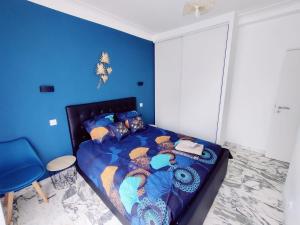 La Villa Castel - Haut de villa - parkings- 3 chambres - 8 couchages - jardin - barbecue