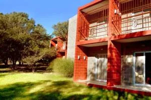 Arcángeles del Oeste - Descanso al pie de la montaña - Travesía