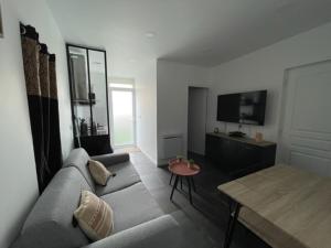 Appartements - Le Nuage - Unique, espace Spa privatif et jardin avec plancha et salon privatif, stationnement public gratuit : photos des chambres