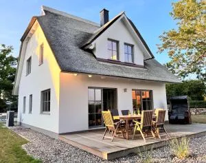 Ferienhaus Svantovit - exklusives Ferienhaus mit Sauna, Whirlpool und Kamin - Fernlüttkevitz