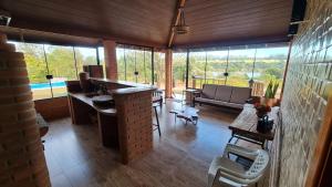 COM LAREIRA Recanto do Lago no Santa Bárbara Resort Residence