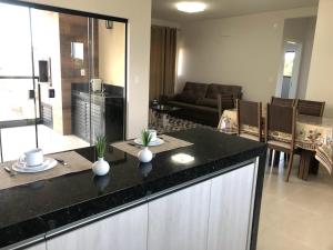 Coberturas e apto para locação em Bombinhas, Mariscal