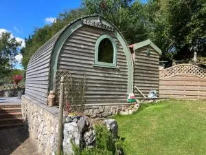 Robins Nest glamping pod North Wales - Gwernymynydd