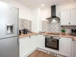 HONEYBROOK - Cosey detached home, modern, spacious