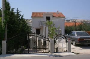 Apartments by the sea Stara Novalja, Pag - 4063 
