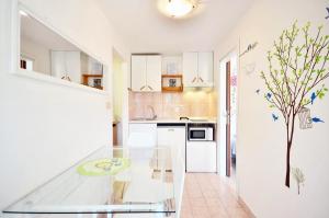 Apartments with parking spaces Slatine, Ciovo - 1097