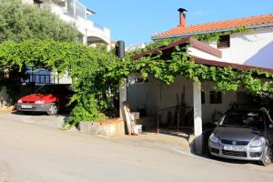 Apartments with a parking space Okrug Gornji, Ciovo - 1107