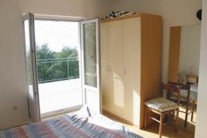 Apartments with a parking space Primosten - 4268