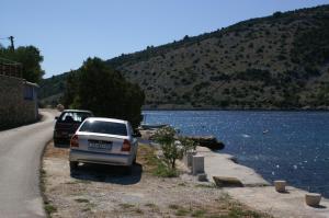 Apartments by the sea Vinisce, Trogir - 1166