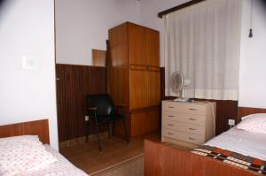 Apartments by the sea Vinisce, Trogir - 1166