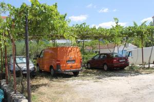 Apartments by the sea Sucuraj, Hvar - 3589