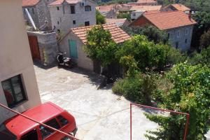 Apartments with a parking space Vrisnik, Hvar - 4051