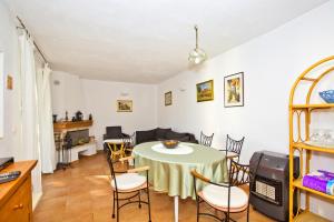 Seaside secluded apartments Cove Tvrdni Dolac, Hvar - 4008