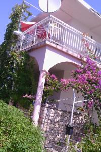 Apartments by the sea Bilo, Primosten - 4208 