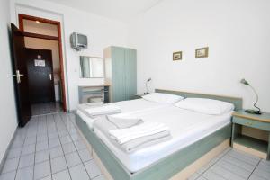 Apartments by the sea Rtina - Miletici, Zadar - 3752