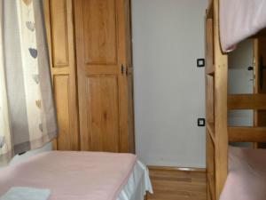 Apartments by the sea Stara Novalja, Pag - 4106