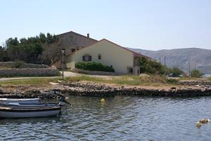 Apartments by the sea Kustici, Pag - 4081 