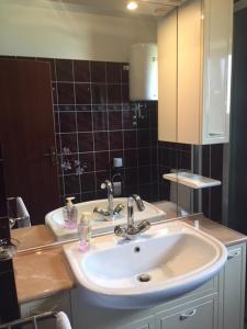 Apartments by the sea Kustici, Pag - 4081