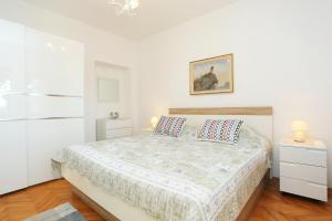 Apartments by the sea Seget Donji, Trogir - 2029