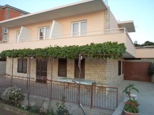 Apartments by the sea Razanj, Rogoznica - 2100