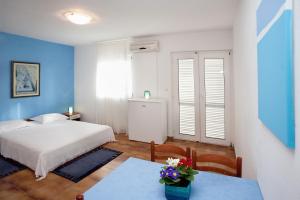 Apartments by the sea Rastici, Ciovo - 2104