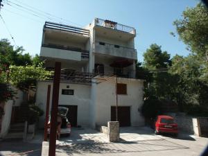 Apartments by the sea Mavarstica, Ciovo - 2097