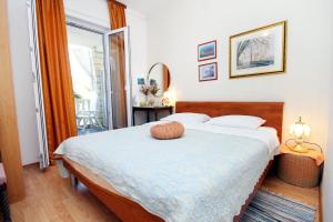 Double Room with Terrace and Sea View   room in Apartments and rooms with parking space Slano Dubrovnik - 2179