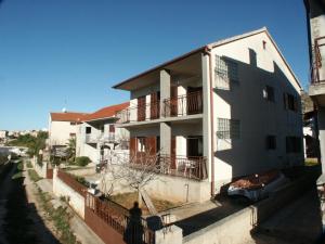 Apartments by the sea Zaboric, Sibenik - 2190