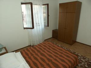 Apartments by the sea Zaboric, Sibenik - 2190