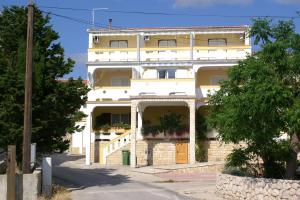 Apartments by the sea Kustici, Pag - 4129 