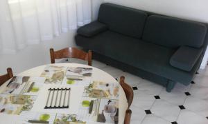 One-Bedroom Apartment with Terrace and Sea View room in Apartments with a parking space Potocnica Pag - 4096