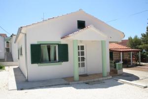 Apartments by the sea Brodarica, Sibenik - 4242 