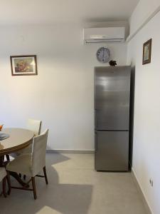 Apartments with parking space Grebastica, Sibenik - 4252