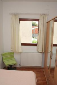 Apartments by the sea Brodarica, Sibenik - 4217