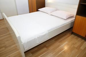 Holiday apartments Vrgada, Biograd - 4200