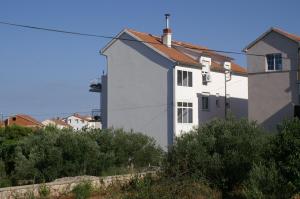 Apartments with parking space Brodarica, Sibenik - 4239