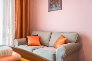 Apartments by the sea Bilo, Primosten - 4176