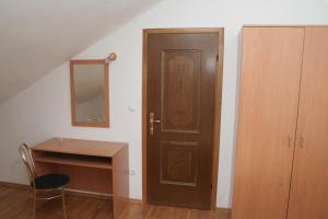 Seaside apartments with a swimming pool Brodarica, Sibenik - 4249