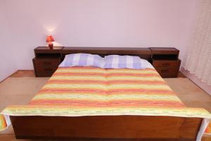 Apartments with parking space Vinisce, Trogir - 4276