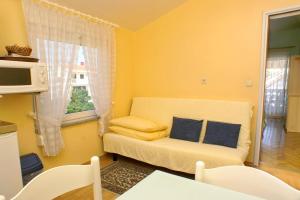 Apartments with a parking space Vodice - 4172