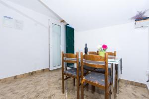Apartments by the sea Slatine, Ciovo - 1126