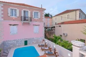 Seaside apartments with a swimming pool Jelsa, Hvar - 2067 - 耶尔萨