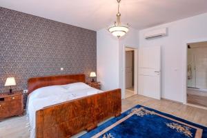 Seaside apartments with a swimming pool Jelsa, Hvar - 2067