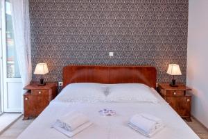 Seaside apartments with a swimming pool Jelsa, Hvar - 2067