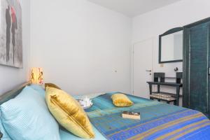 Seaside apartments with a swimming pool Rastici, Ciovo - 1084