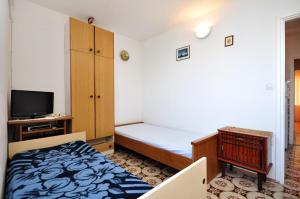 Apartments by the sea Arbanija, Ciovo - 1085