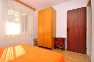 Apartments by the sea Arbanija, Ciovo - 1085