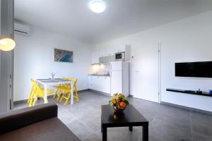 Apartments by the sea Komiza, Vis - 1151